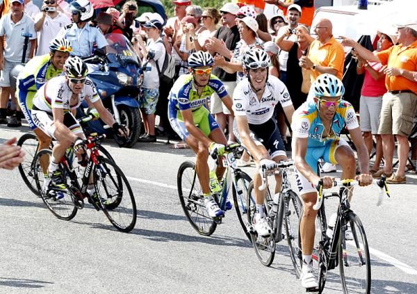 The favorites round a bend on the final climb.