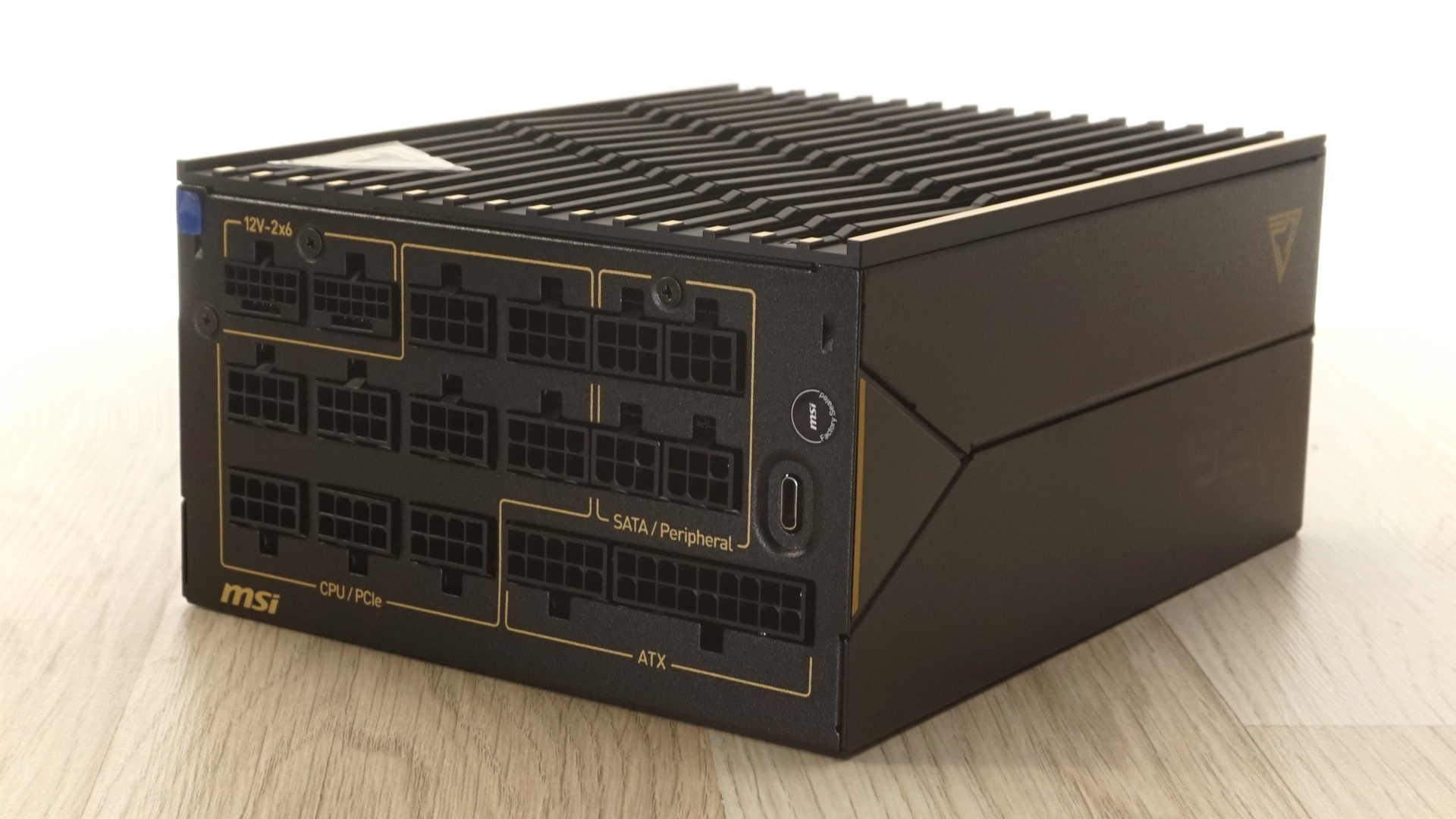 MSI MEG AI1600T PCIE5 Titanium PSU