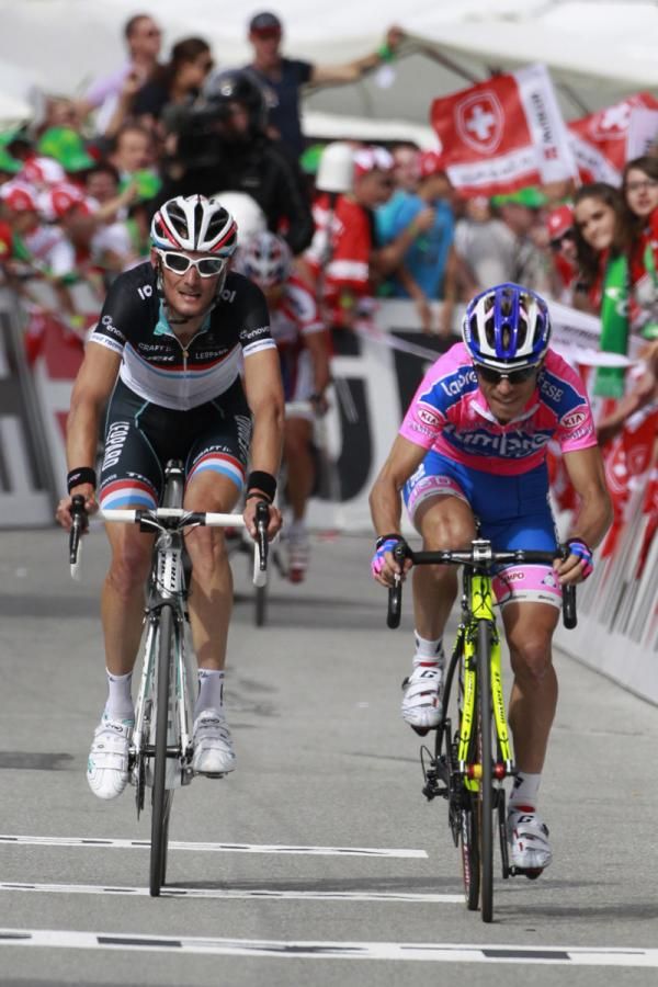 Damiano Cunego (Lampre - ISD) beats Frank Schleck (Leopard Trek) for second