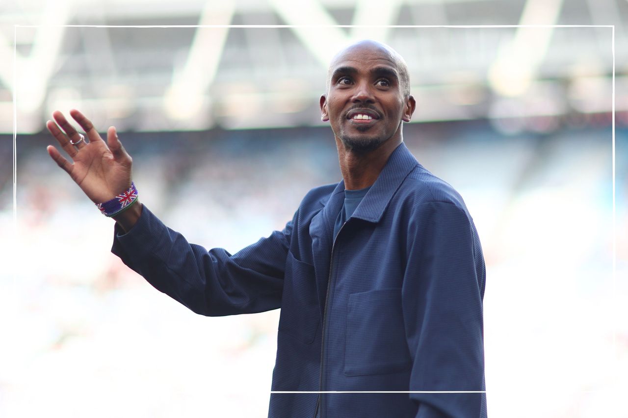 Mo Farah, who&#039;s real name is Hussein Abdi Kahin, waves to a crowd