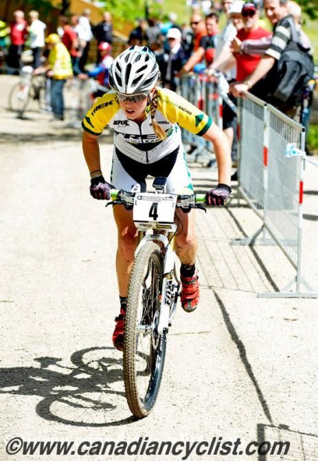 Rebecca Henderson (Aus) Trek Factory Racing was well out front starting the final lap