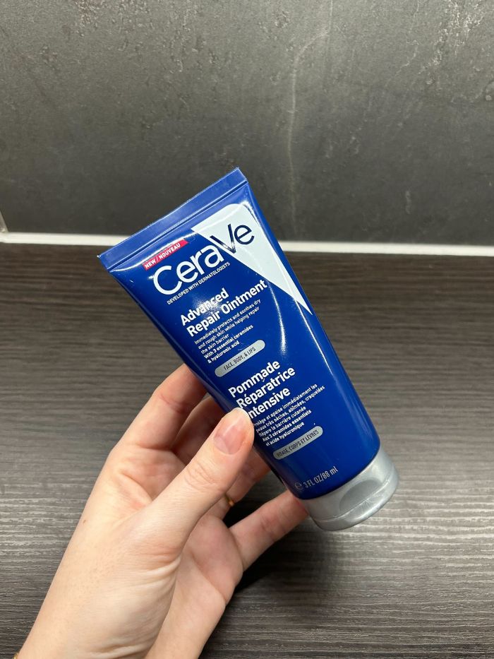 A picture of junior beauty editor, Grace Lindsay, testing the CeraVe Advanced Repair Ointment