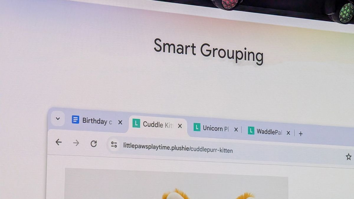 Smart Grouping showcase during Lenovo Chromebook Plus 14 event