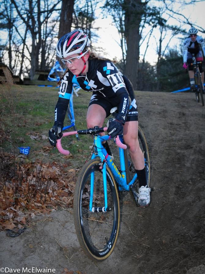 Ellen Noble (Trek Cyclocross Collective) entering the beach