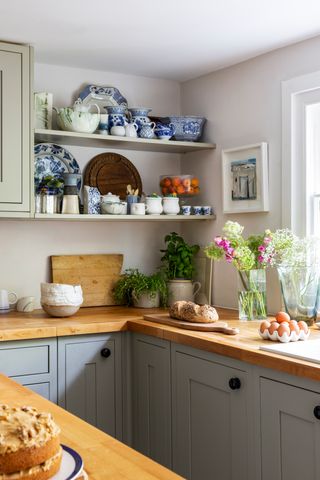 a kitchen with hard wood worktops in a Regency townhouse