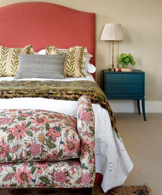 Colorful bedroom with pattern in Georgian style country house in Georgian style Cotswolds newbuild country house