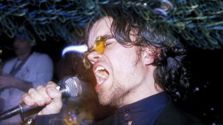 Peter Dinklage singing with Whizzy