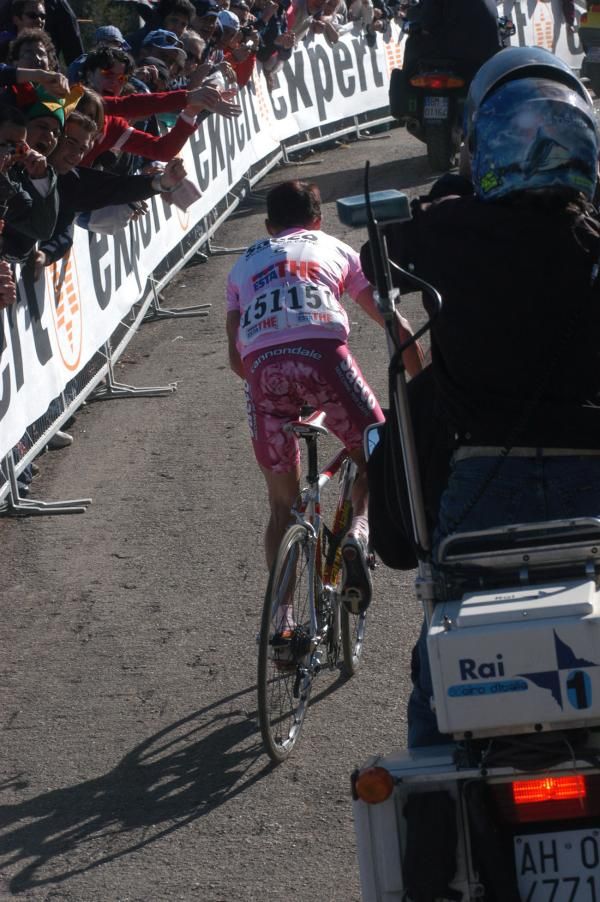 Steep, right? Gilberto Simoni battles to the top of Zoncolan in 2003.