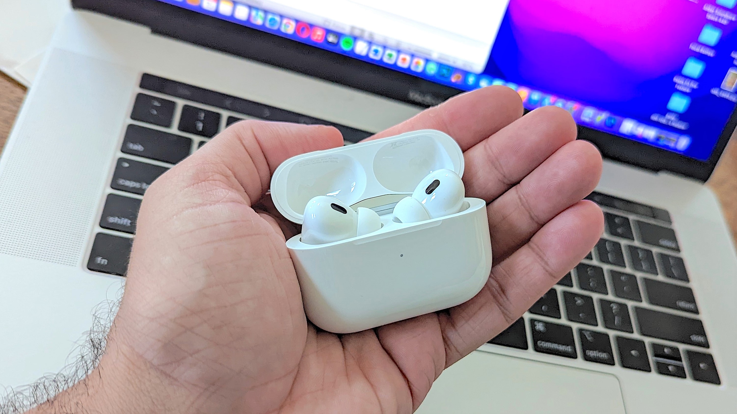 Airpods pro поколения