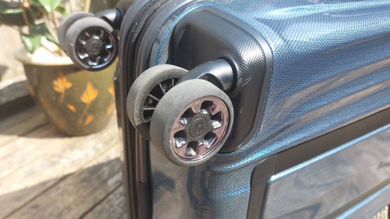 Samsonite Nexis Spinner (55cm)