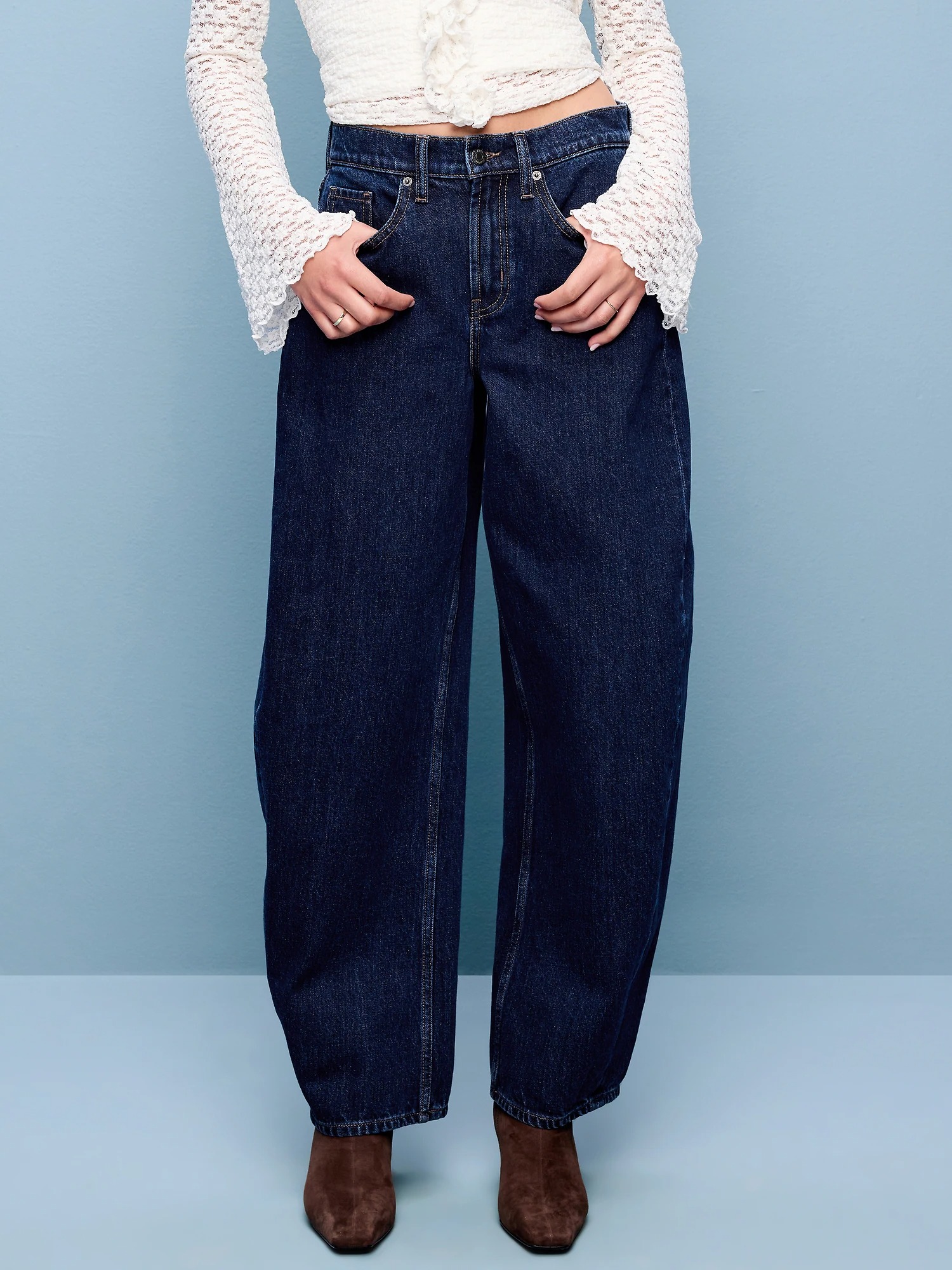 Old Navy, The Arc Mid-Rise Barrel Jeans