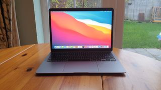 MacBook Air (M1, 2020)