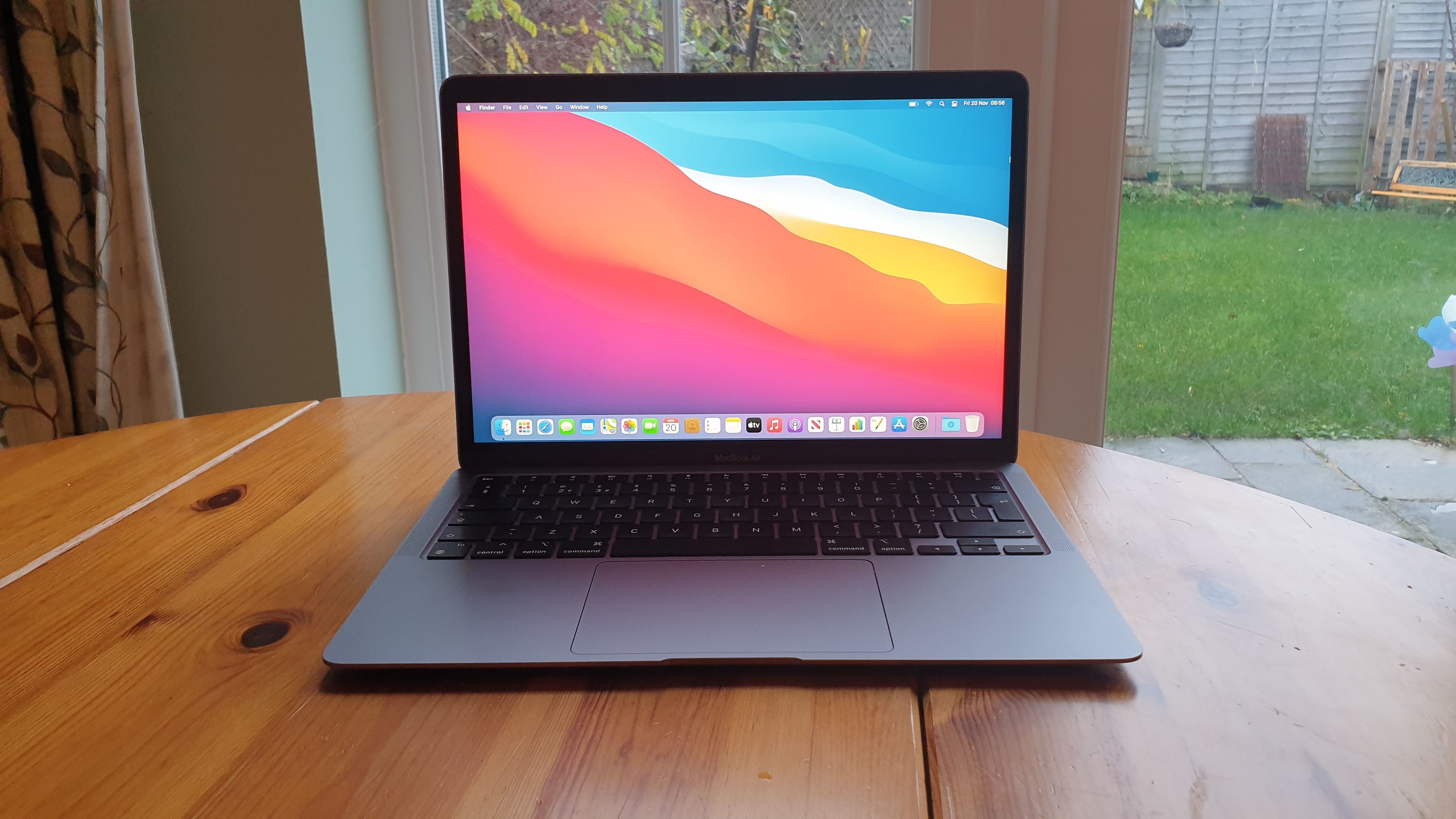 MacBook Air (M1, 2020)