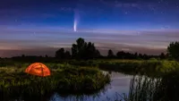 How to photograph a comet