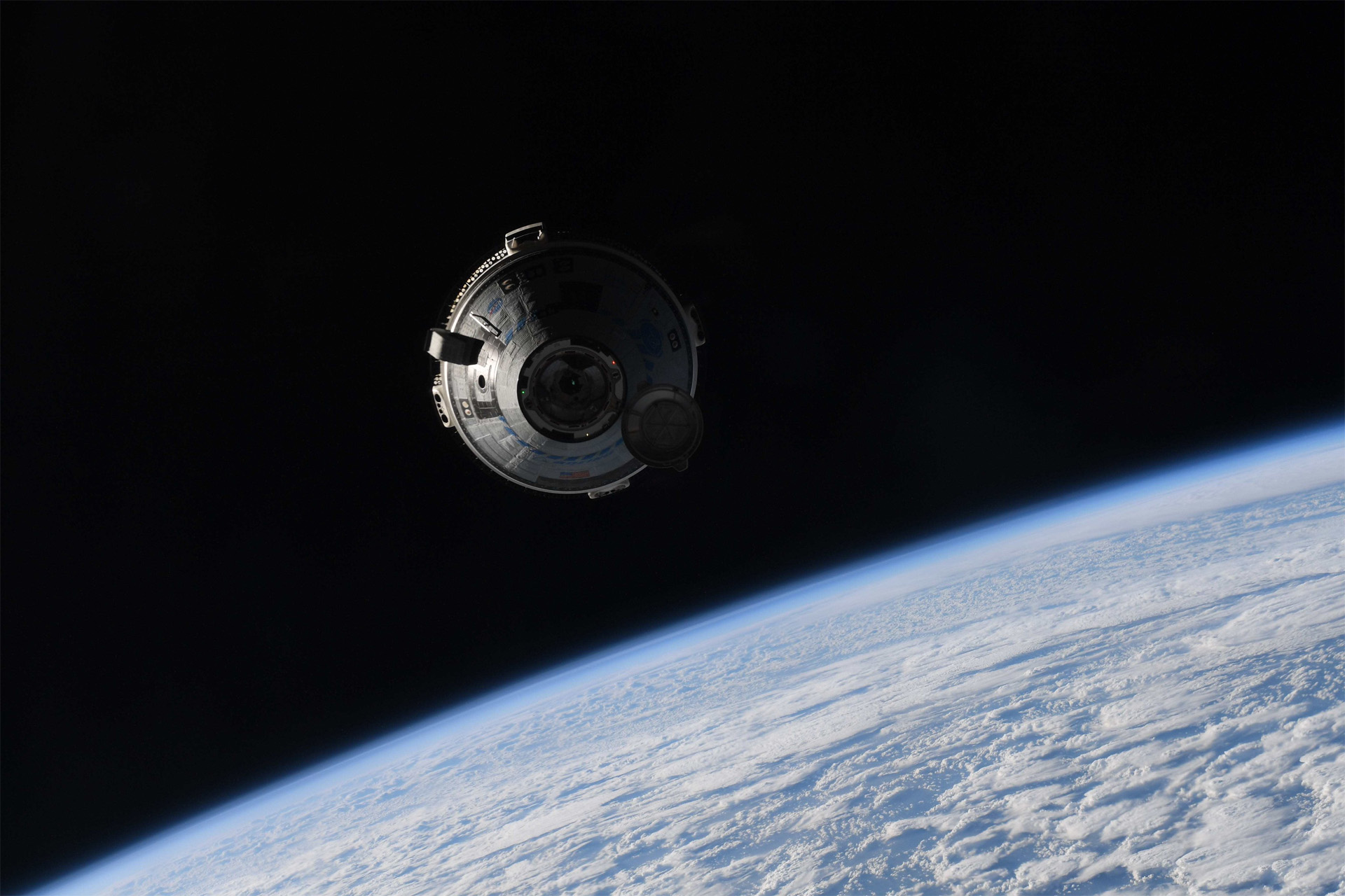 Photo of Boeing's Starliner approaching the ISS by astronaut Samantha Cristoforetti.