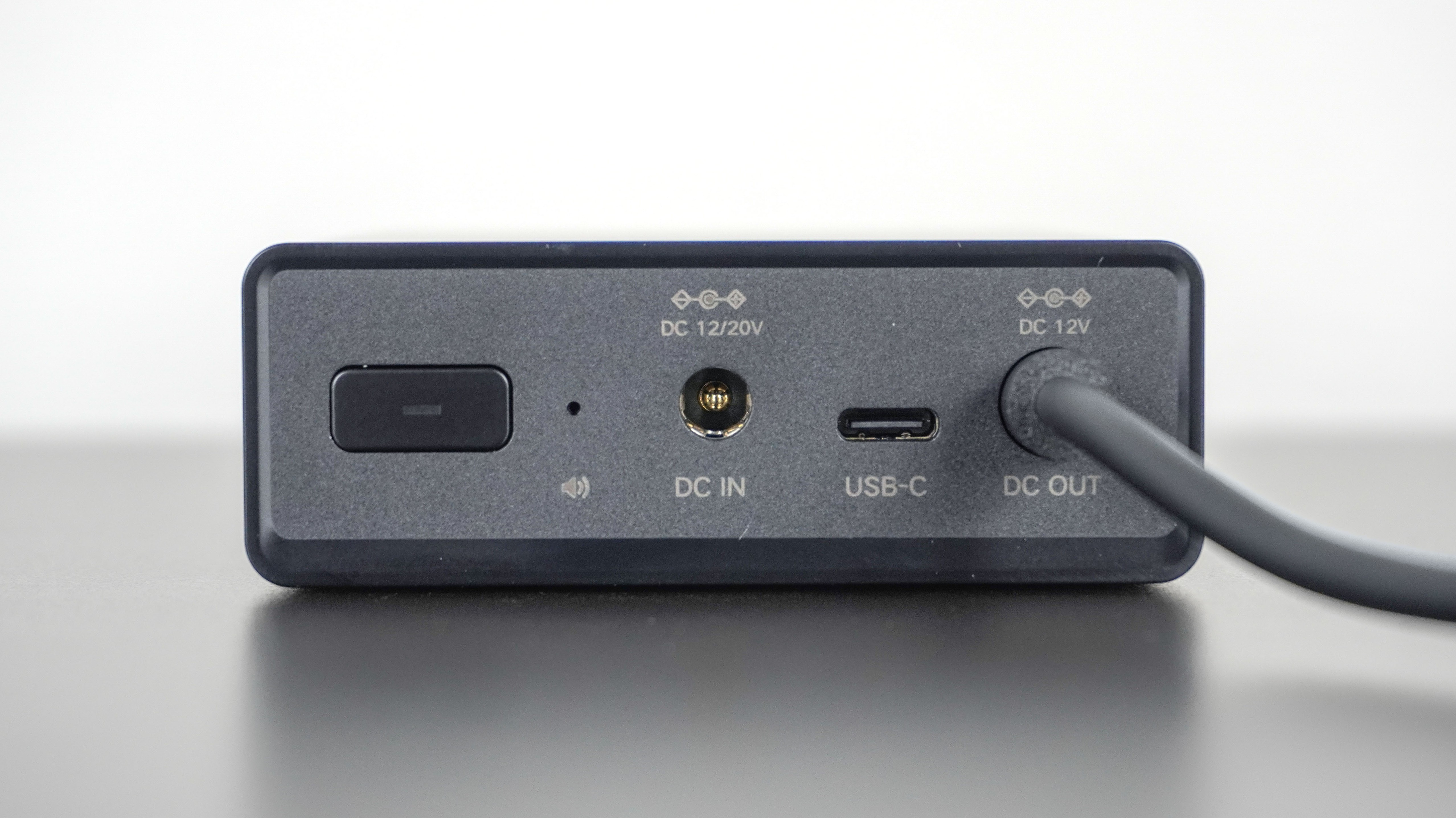 The ports and buttons on the front side of the Ugreen US3000 mini UPS