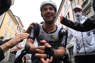 Victor Campenaerts celebrates winning stage 15 at the Giro d'Italia