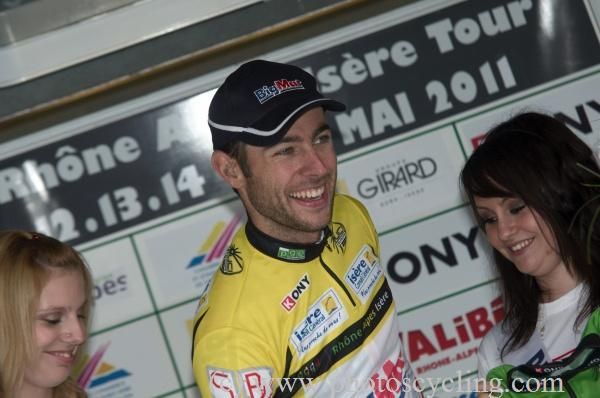 Sylvain Georges (Big Mat - Auber 93) leads the race