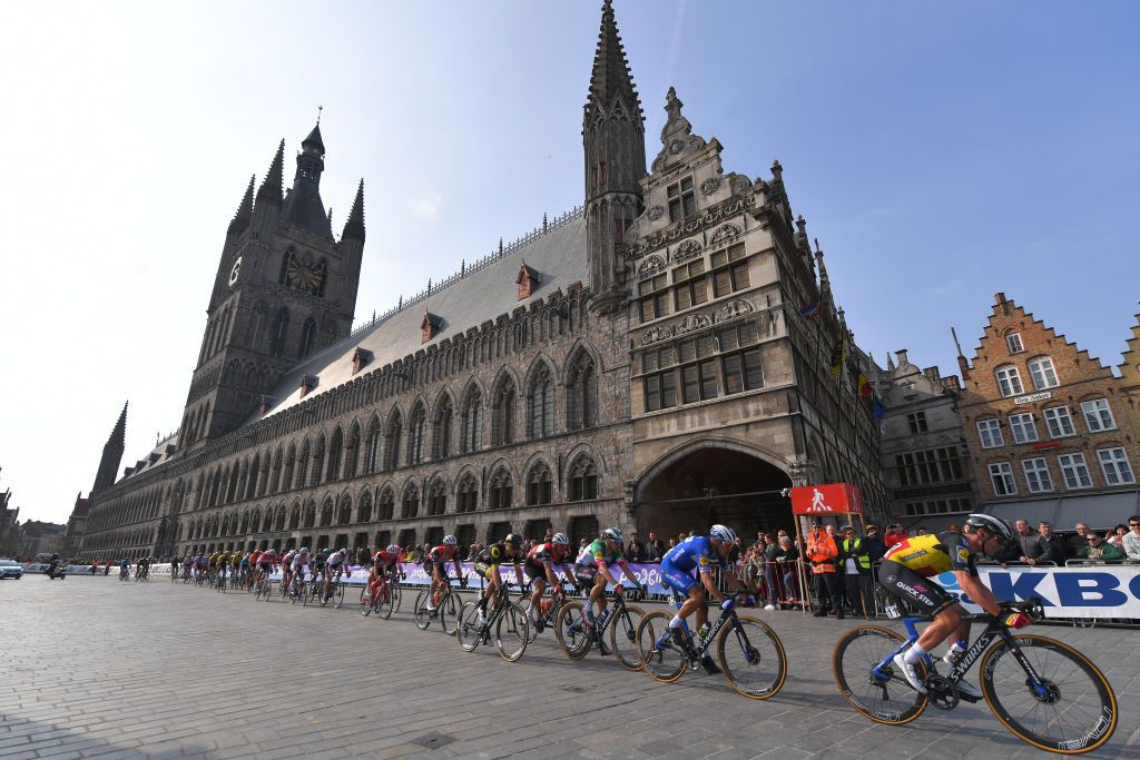 Men&#039;s peloton