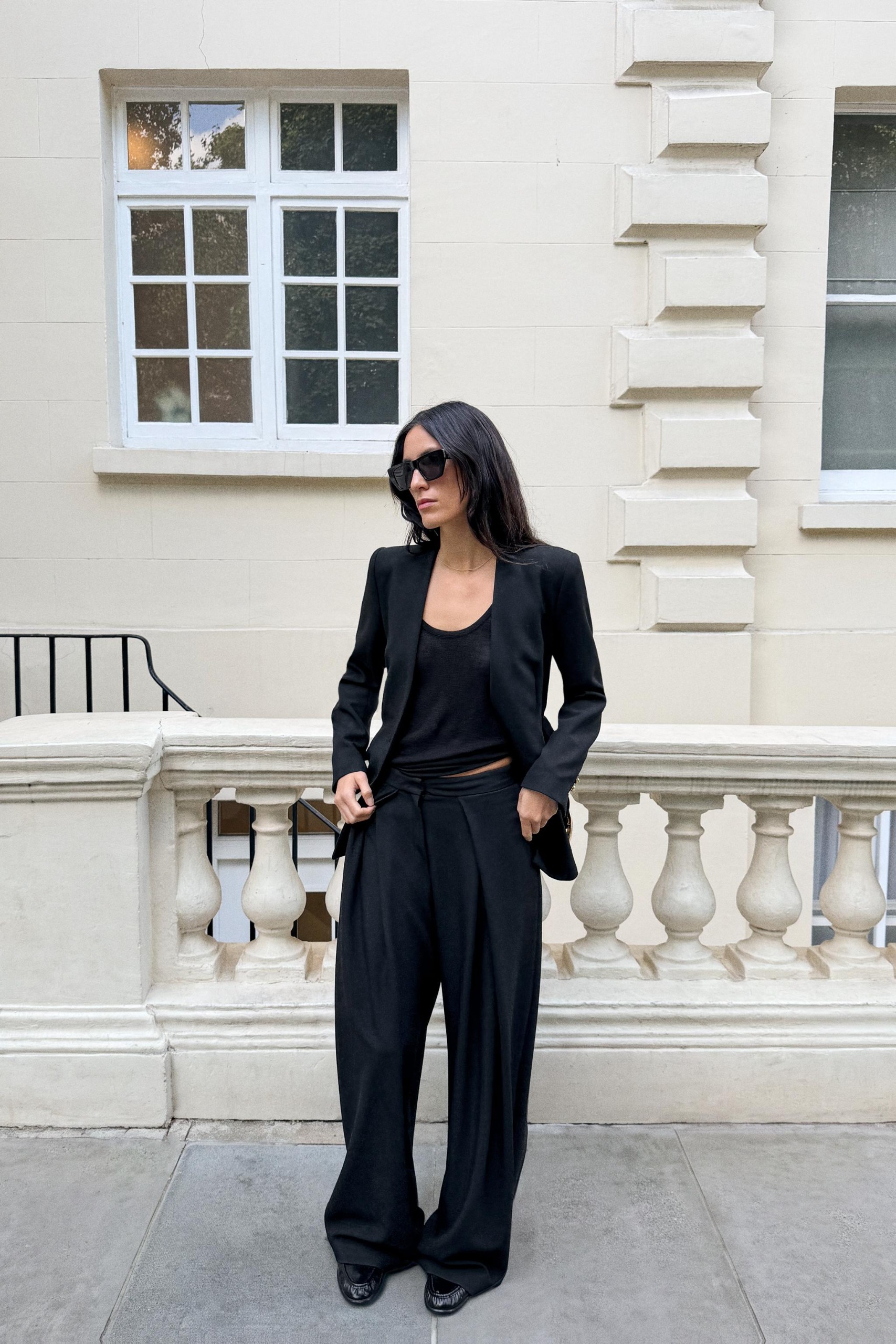 Pleated Wide-Leg Trousers - Black - Xs