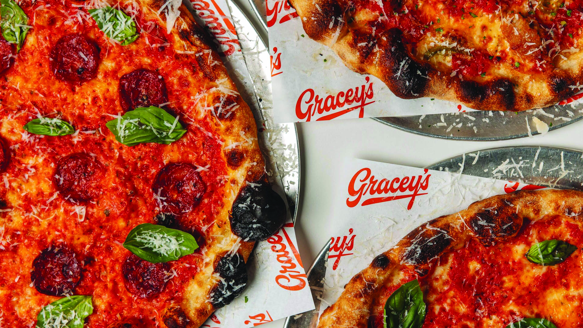 A photo of a pizza from above.