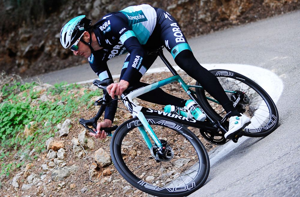 Marcus Burghardt digs into a corner