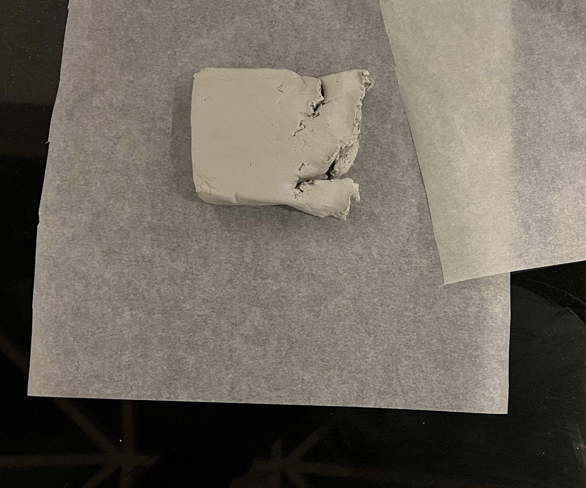 tanah liat kering udara