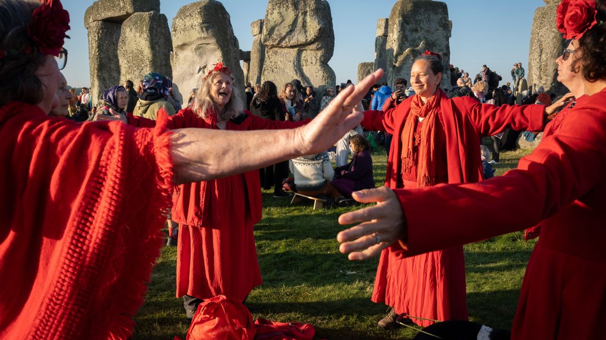 Summer solstice 2024 is here! See celebrations at Stonehenge and beyond ...