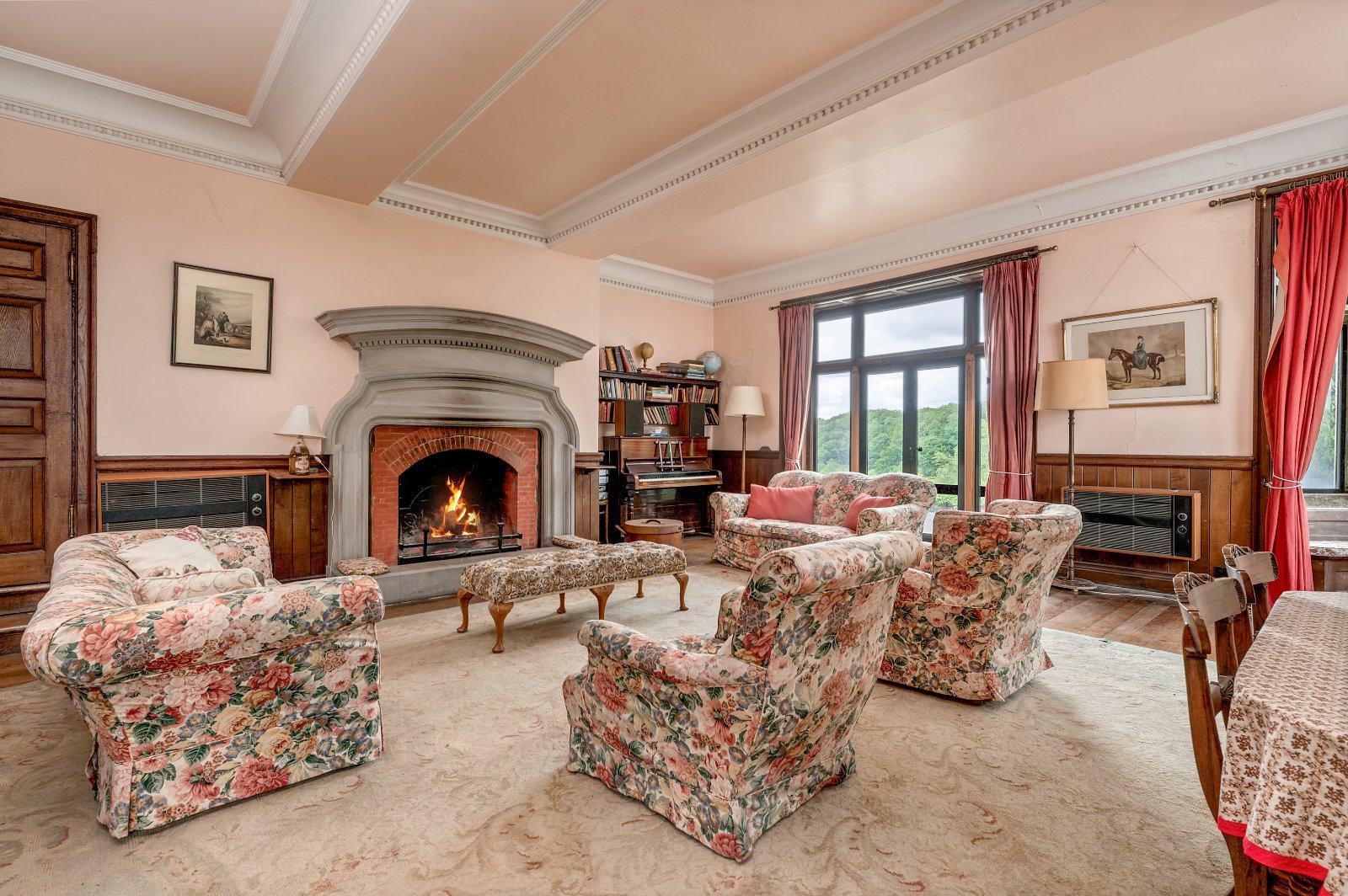 Cefnllysgwynne Estate Property for Sale