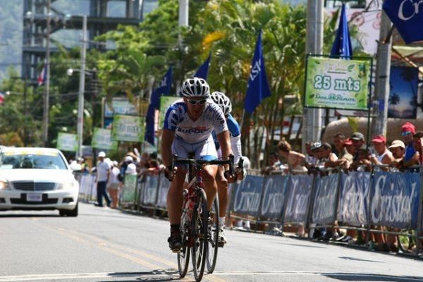 A small number of riders detached from the peloton