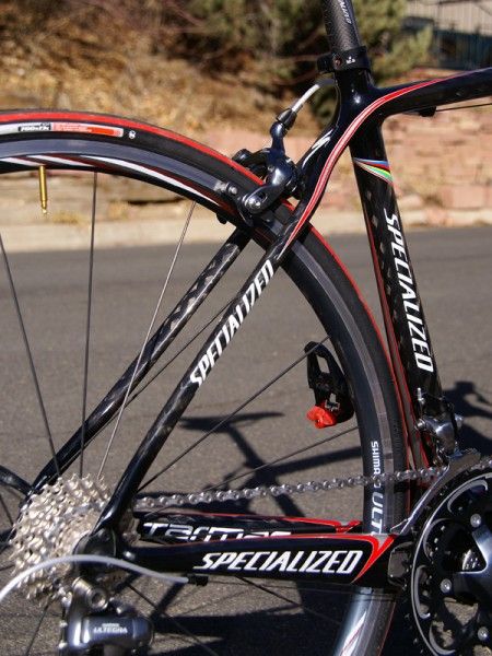 The chunky chain stays are matched to slim seat stays.