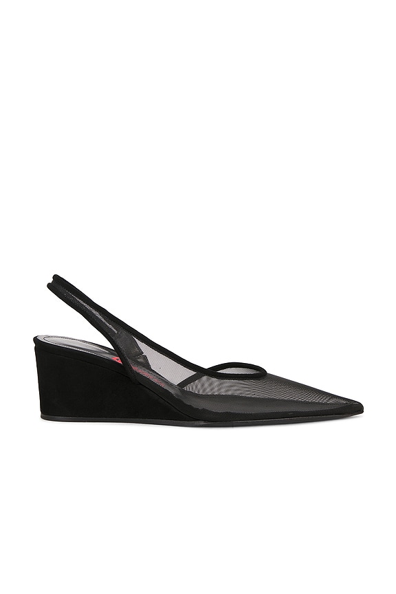 Ilaria Pump