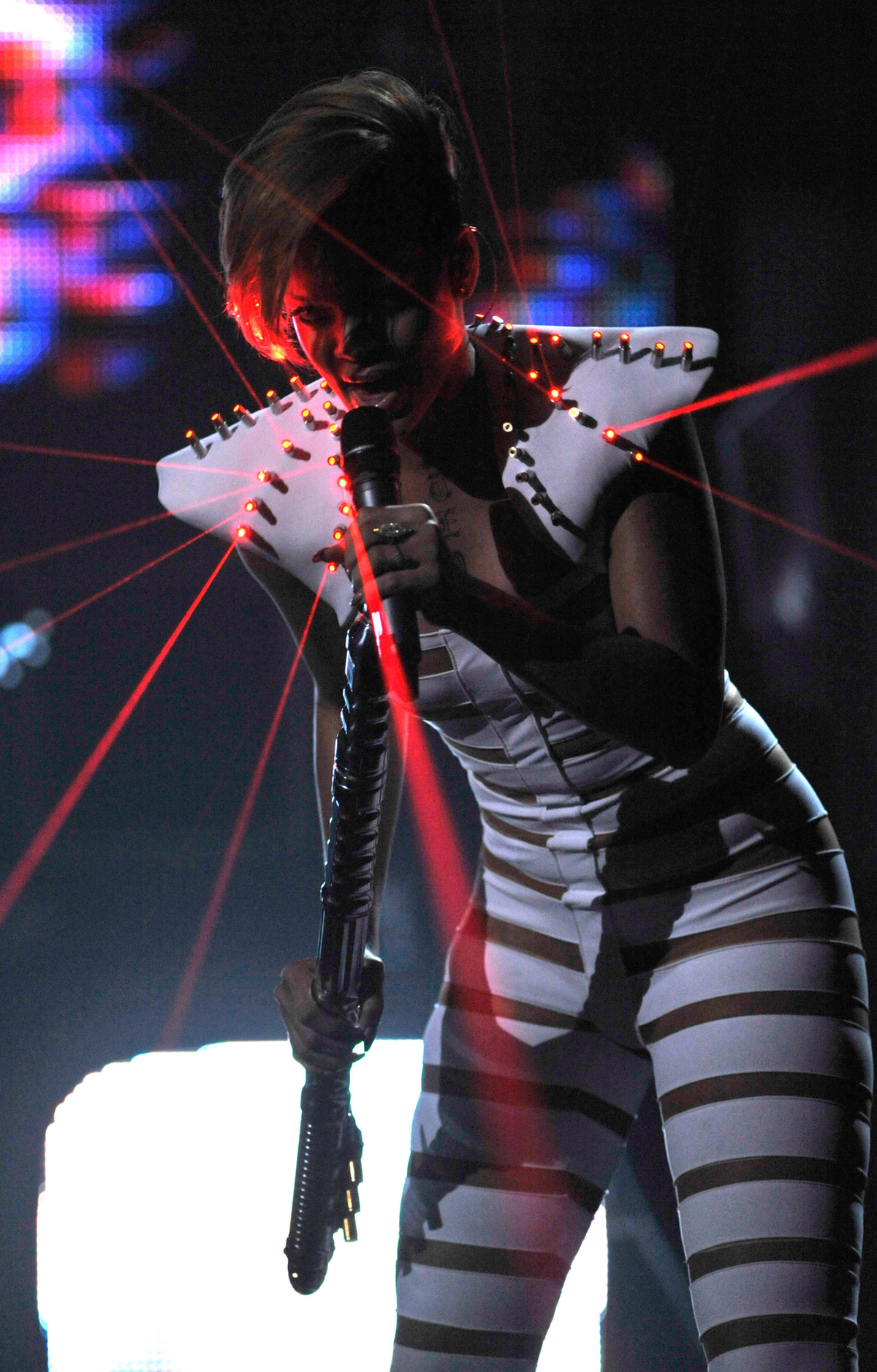 Rihanna performs in the 2009 American Music Awards Los Angeles, CA