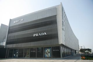 Baciocchi also undertook Prada’s Qingdao boutique, designing a backlit vertical composition that juts out in high relief to create an optical illusion