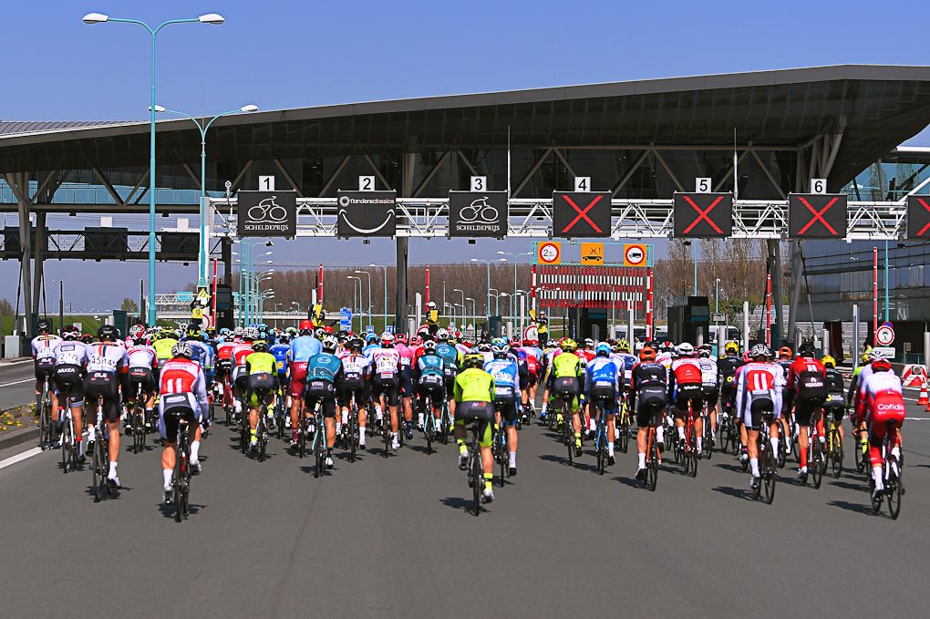 The Scheldeprijs peloton at the toll booths