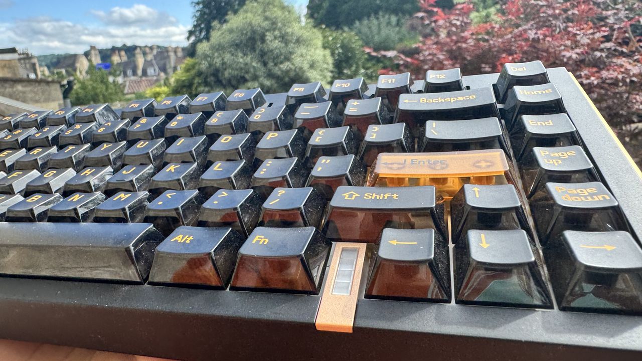 Melgeek Real 81 gaming keyboard outside