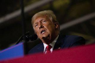 Donald Trump at rally in Warren, Michigan