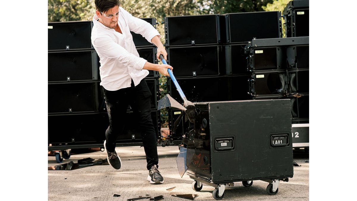 L-Acoustics hosted a destruction event to mark the disposal of counterfeit speakers recently seized following a judgment by the United States District Court, Middle District of Florida, Tampa Division.