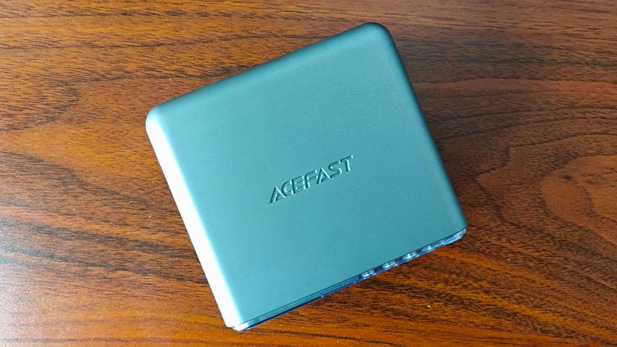 Top down view of Acefast Desktop Powerstation Z4