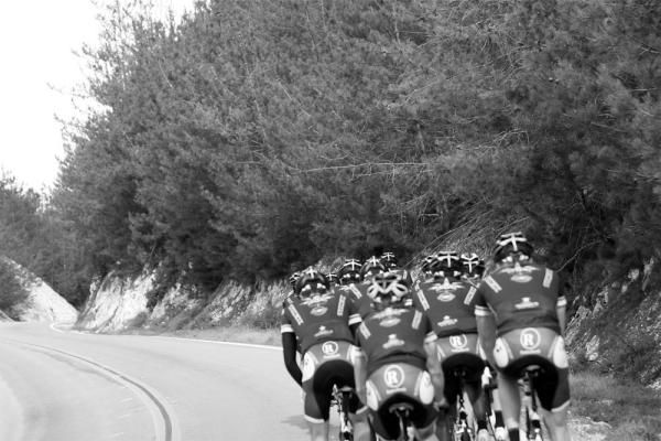 Trek-Livestrong in tight formation