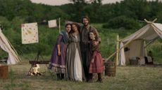 Skywalker Hughes as Mary Ingalls, Crosby Fitzgerald as Caroline Ingalls, Luke Bracey as Charles Ingalls, Alice Halsey as Laura Ingalls in episode 102 of Little House on the Prairie. 
