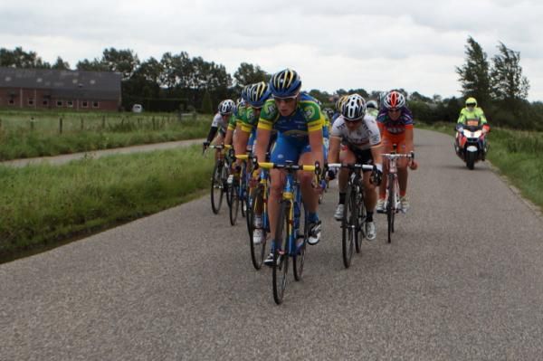 Kirsten Wild (AA Drink) at the front of the break