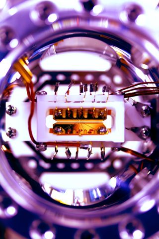 The new quantum computer is made up of just five bits of quantum information (qubits).