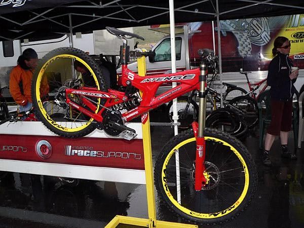Intense Cycles factory riders will start racing the prototype M5