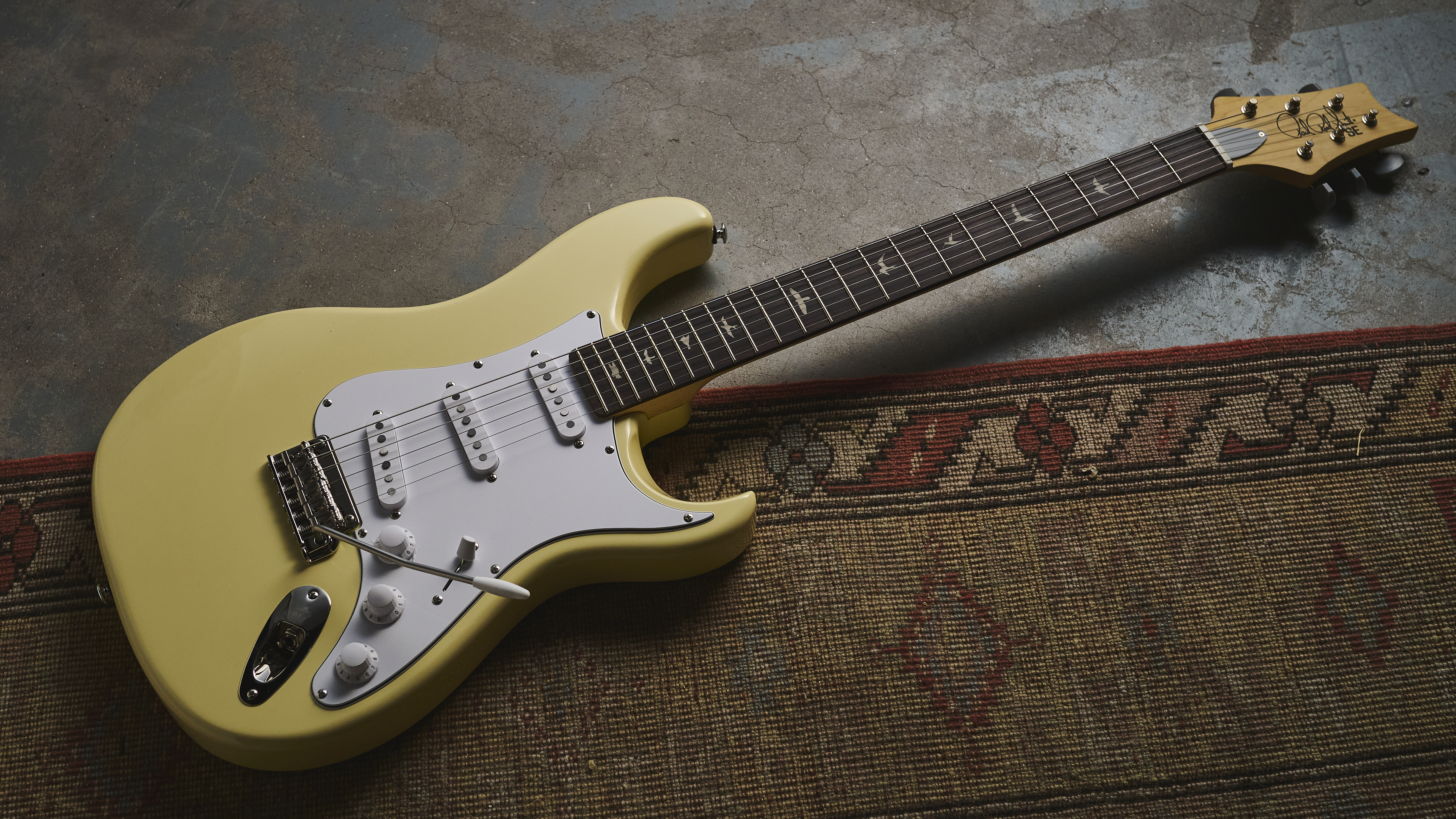 PRS SE Silver Sky
