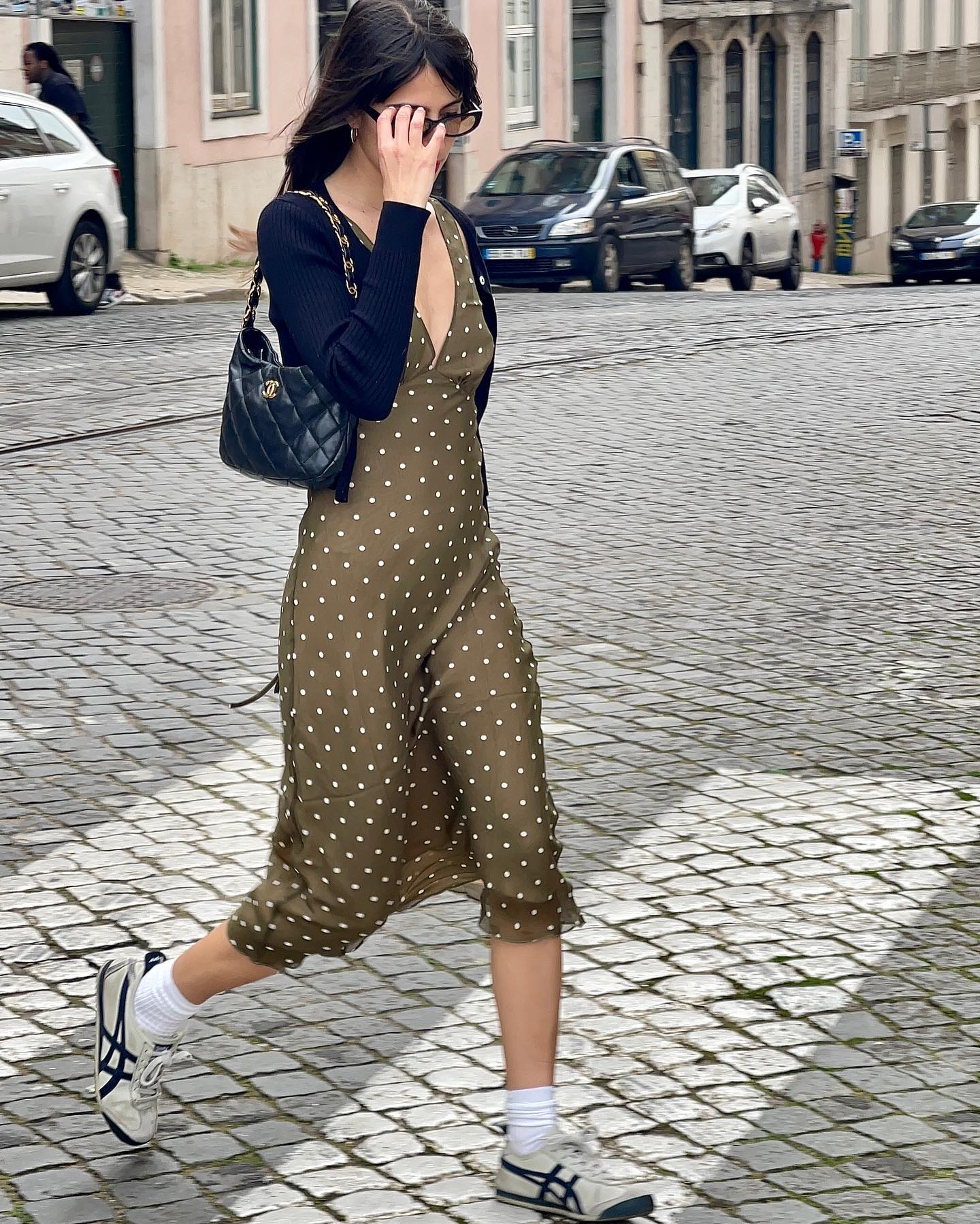French trainer trends 2025: @tamaramory wears Onitsuka Tiger trainers