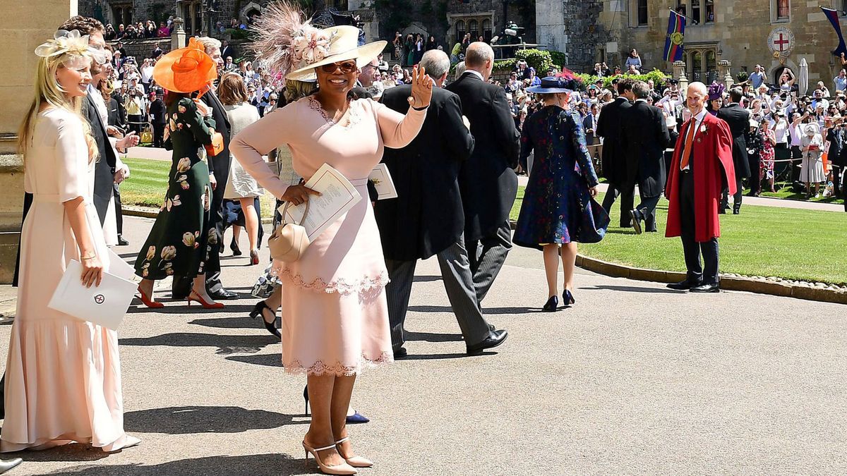 Oprah a dû changer sa robe de mariée royale à la dernière minute et voici pourquoi