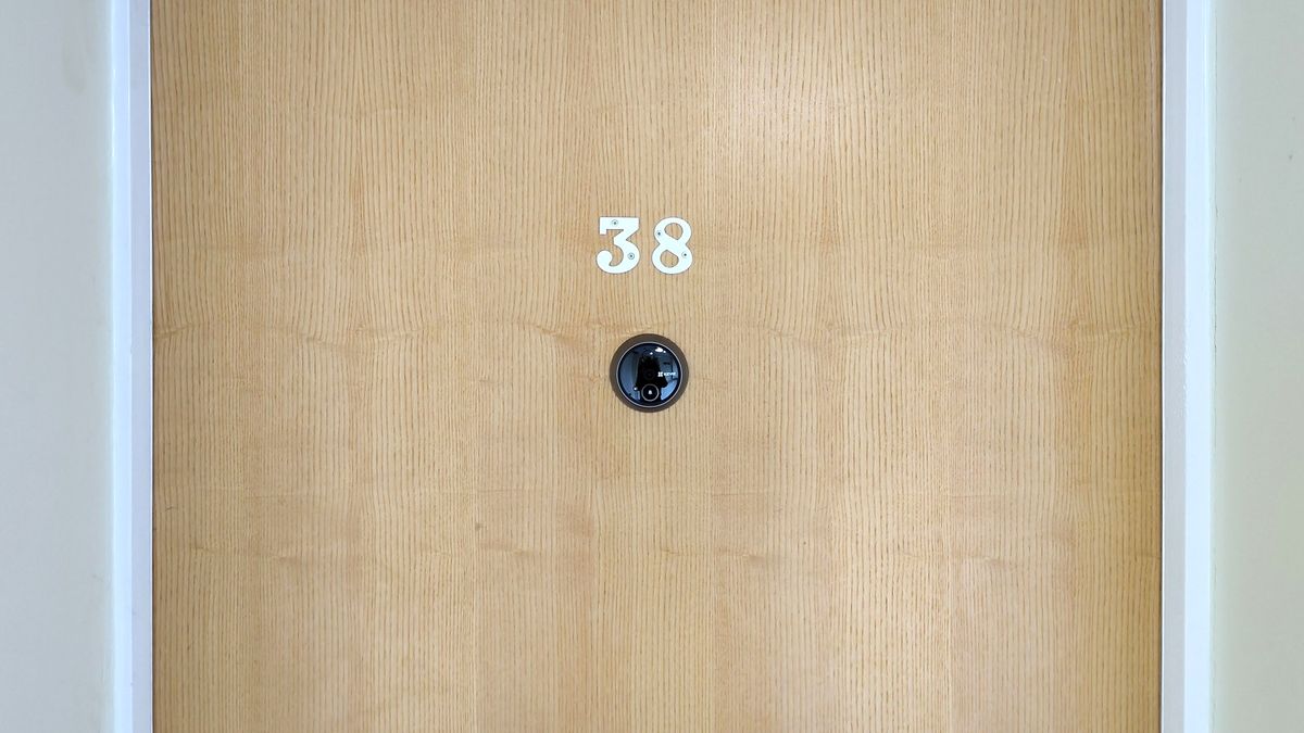 Ezviz Wire-Free Peephole Door Viewer EP4 camera on outside of door