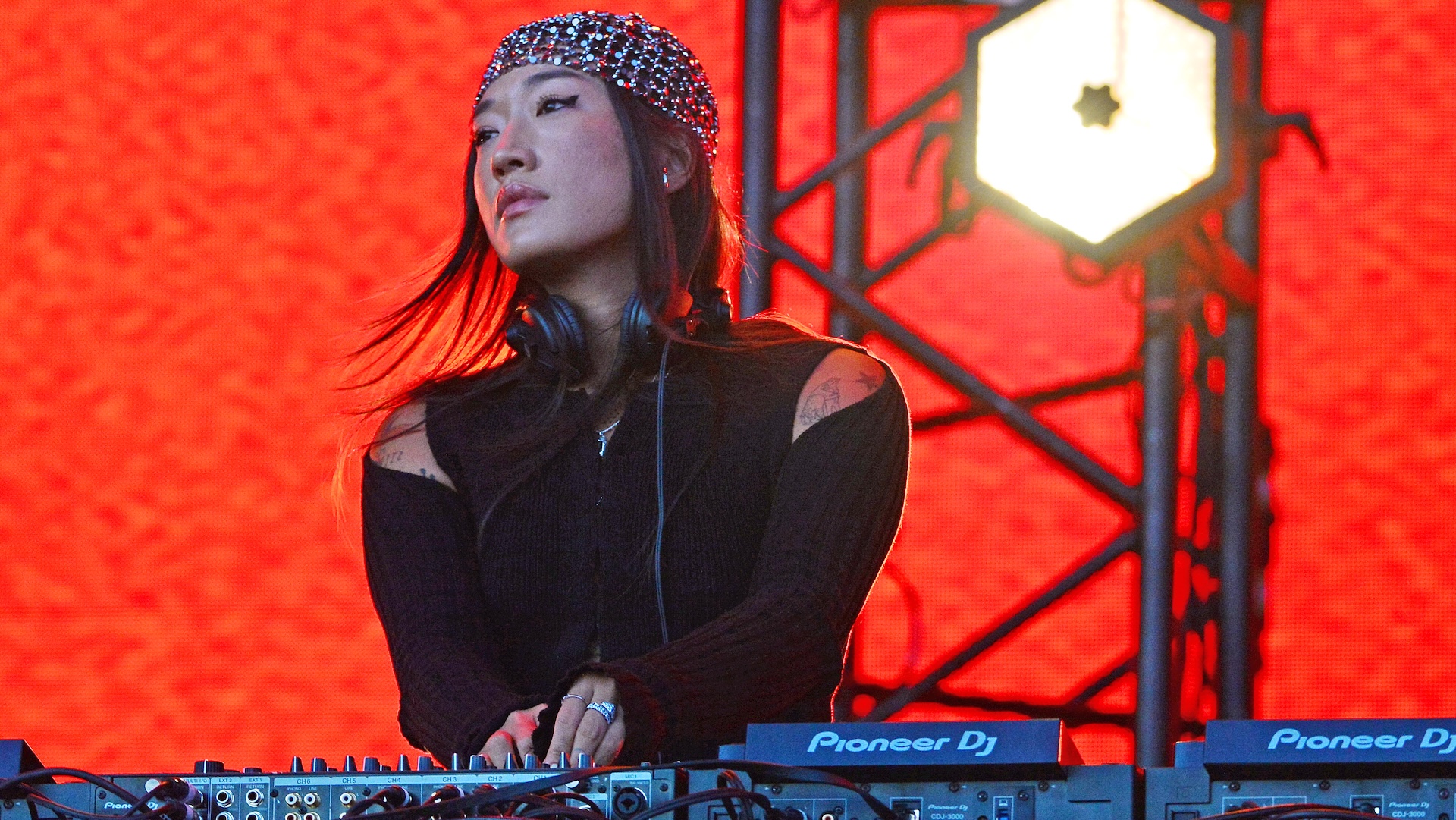 LONDON, ENGLAND - AUGUST 20: DJ Peggy Gou performs during Field Day, as part of the All Points East festival at Victoria Park on August 20, 2022 in London, England. (Photo by Jim Dyson/Getty Images)