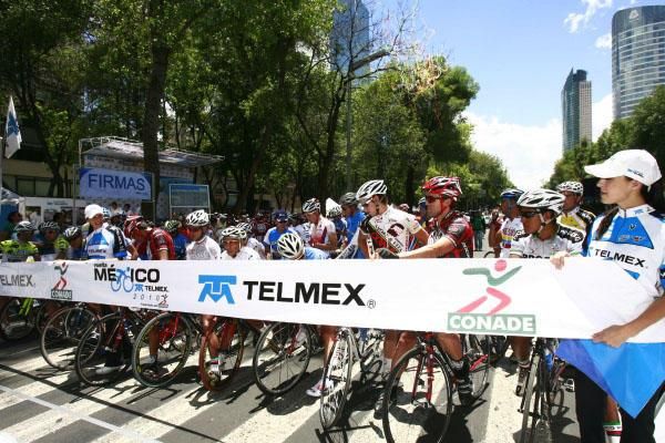 The peloton awaits the start in Mexico City.